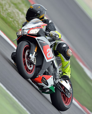 Aprilia_RSV4_RF_2015_-_14