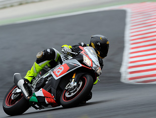 Aprilia_RSV4_RF_2015_-_15