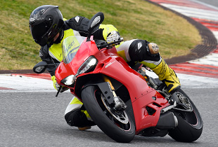 Ducati_1299_Panigale_S_-_08