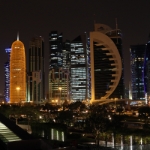 Himmelsstürmer oder was kostet die Welt - März 2017  Im Rahmen der Michelin Power RS Präsentation, verweilten wir am Persischen Golf in der Hauptstadt von Katar – Doha. Egal ob bei Tag oder Nacht, die Skyline ist beeindruckend und erschreckend zu gleich. Über die komplette Nacht werden ganze Wolkenkratzer beleuchtet, riesige Rasenflächen bewässert und mit PS-starken Autos in einer Art „Need for Speed“ über 6-spurige Stadtstraßen gejagt. Was kostet die Welt?!