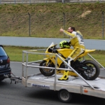 Freud und Leid - Juli 2017  Endurance-Rennen in Oschersleben, wir liegen toll platziert, die Rundenzeiten sehen sehr positiv aus, eigentlich können nur wir selber die Top-Platzierung wegwerfen und dann? Dann stellt ein kleiner Laderegler den Dienst ein und lässt mich ausrollen. In einem Moment noch die Party vor Augen, im anderen tiefe Verzweiflung. Was aber über allem steht, wenn das Team an der Box einem trotzdem zujubelt, einem jederzeit hilft und man gemeinsam einen tollen Moment draus macht, dann steht hinter jedem Leid eine Menge Freud.