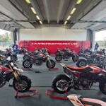 Ducati Hypermotard V2 - 08