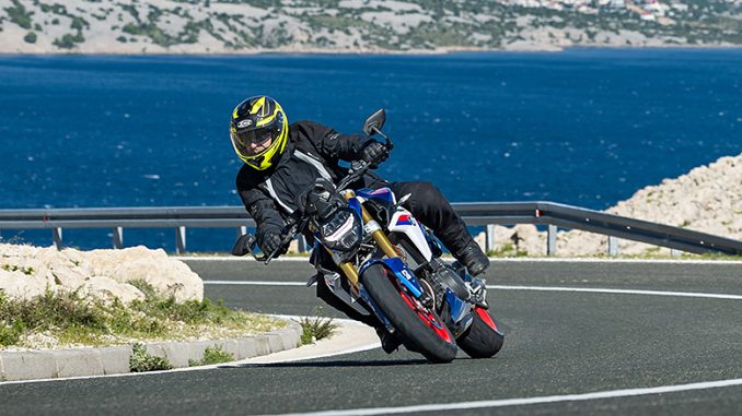 Bridgestone_Battlax_Sport-Touring_T33_00