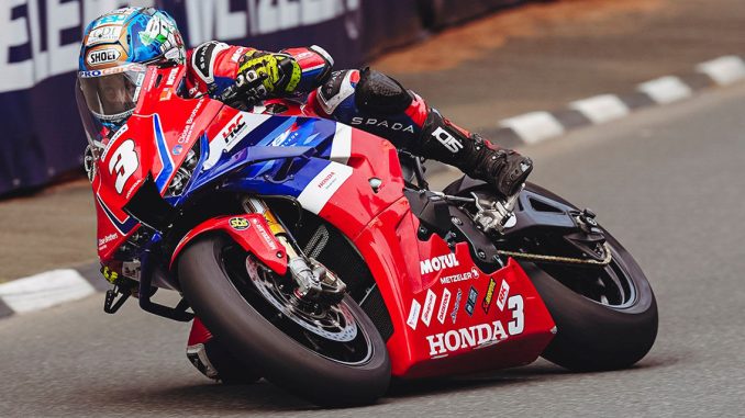METZELER-Siege_Isle-of-Man-TT_Dean_Harrison_Superstock